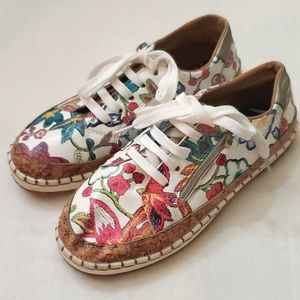 White Floral Print Shoes w/ Printed Cork Lace-up Shoes Zipper Side Pocket Size